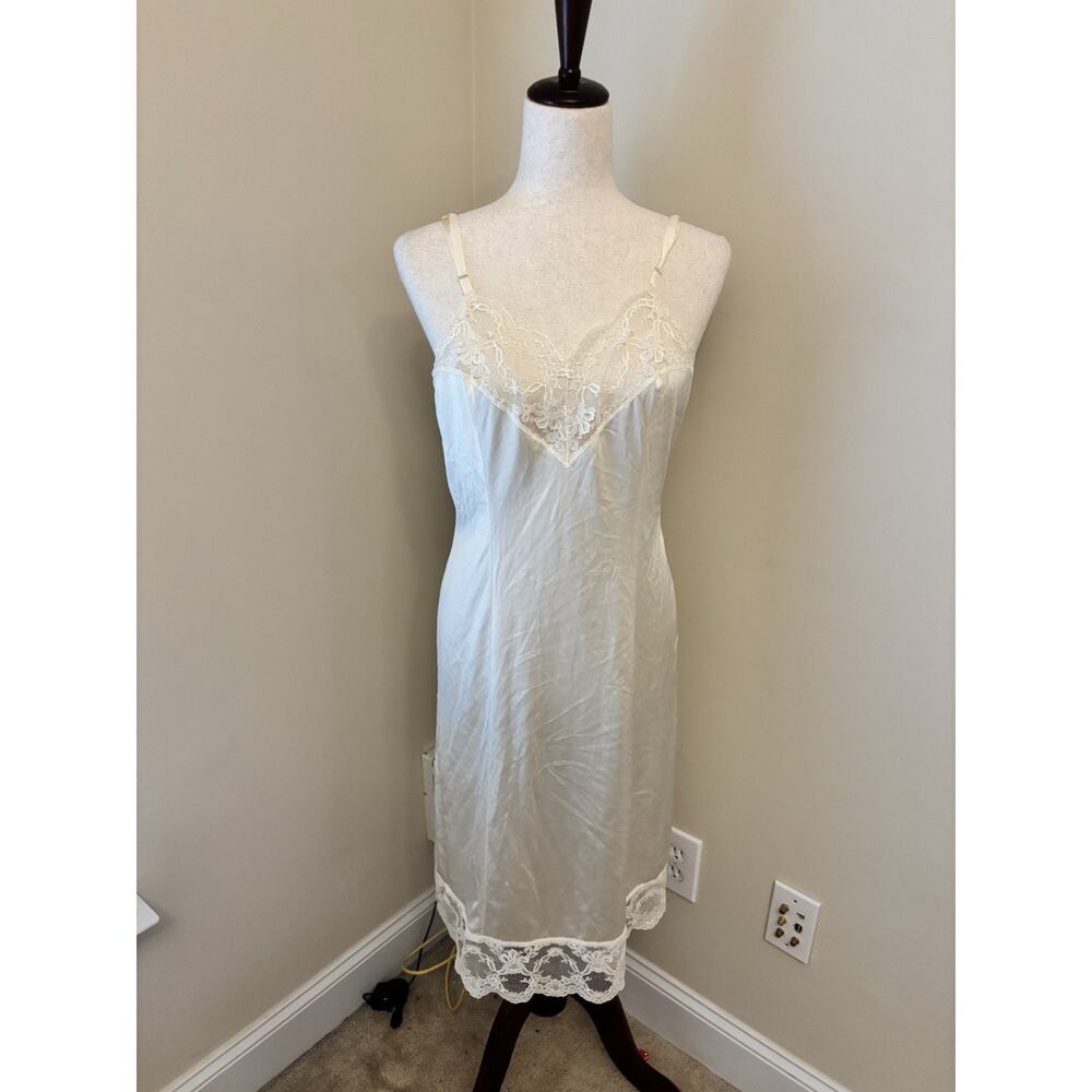 Vanity Fair Vintage Slip Dress White Lace Nylon Size 36 Large